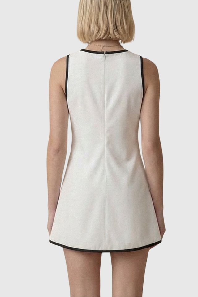 Modenaire Women's Sleeveless A-Line Contrast Trim Faux Pocket Mini Dress - White/black