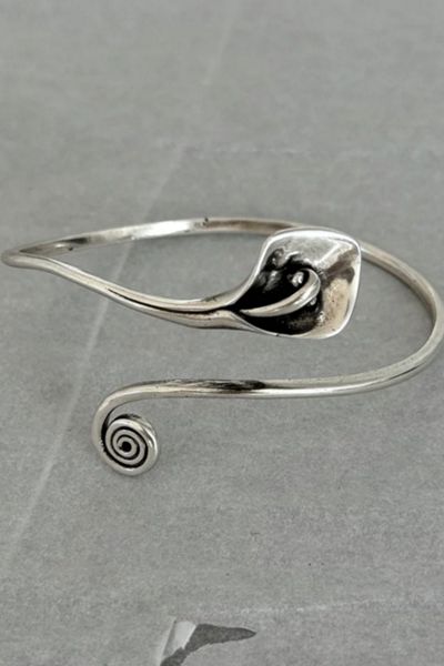 Gemini Jewels Calla Lily Bangle Bracelet