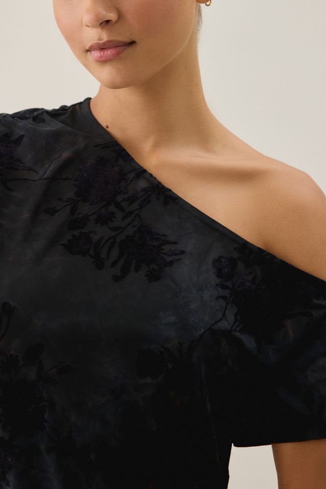 UO Bia Floral Flocked Asymmetric Off-The-Shoulder Poncho #1