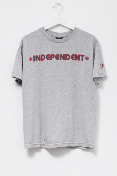 Vintage Y2K Distressed Independent Trucks Skateboard Graphic T-Shirt