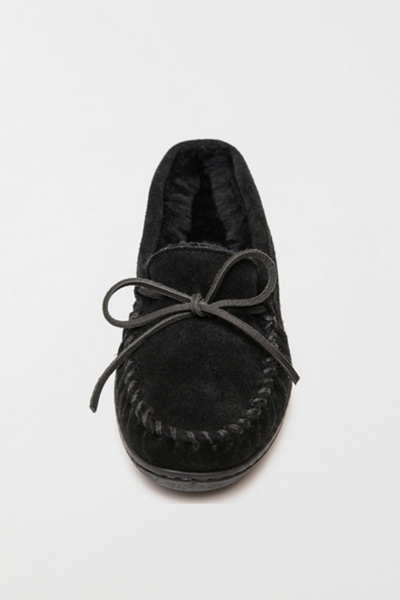 Minnetonka Suede Sheepskin Lined Slippers