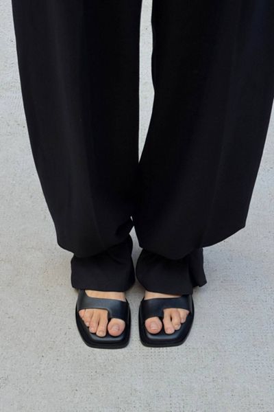 ALOHAS Tebas Leather Sandals