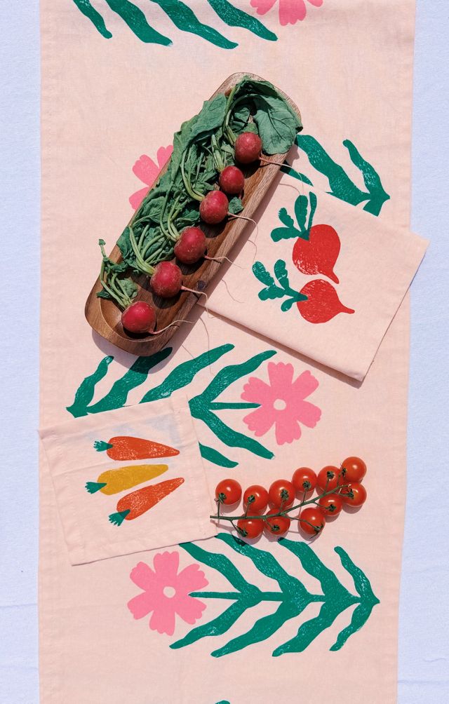 Julie Peach Block Printed Daisy Table Runner #1