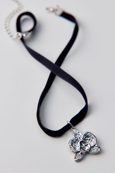 Collier ras-de-cou avec pendentif fleur de lotus