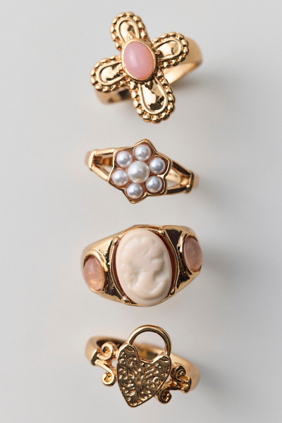 Iris Cameo Rings Set