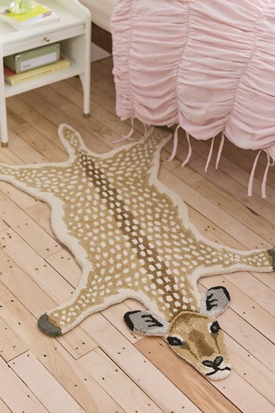 Antelope Shaped Tufted Wool Rug