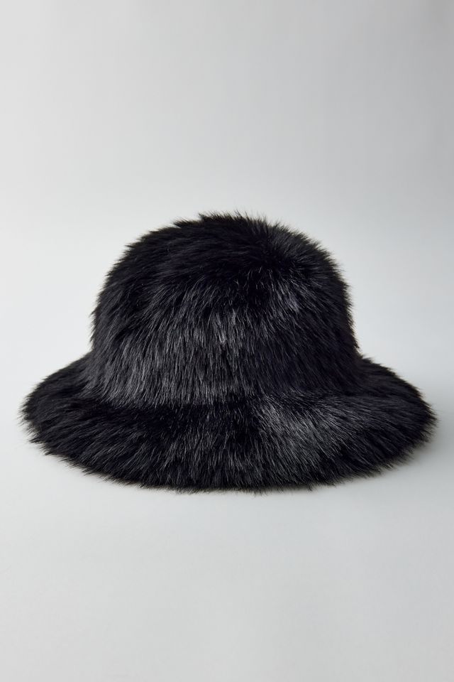 Chapeau cloche en fausse fourrure Brynn #1