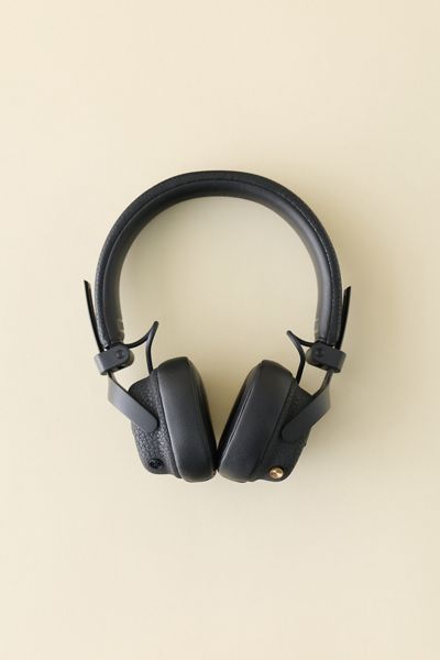 Marshall Major V Wireless Over-Ear Headphones | Urban Outfitters