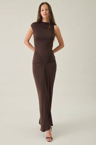 Robe longue asymétrique Eliana à manches cape et col montant I.AM.GIA