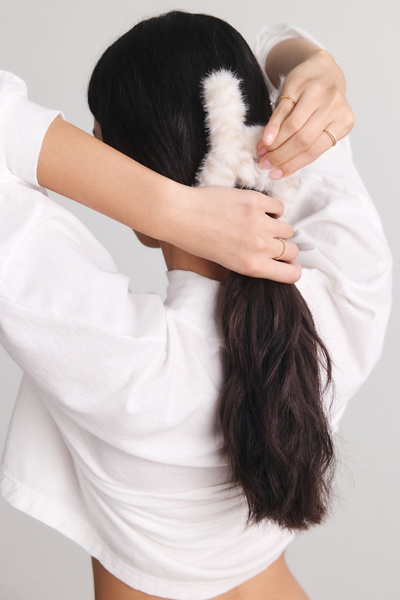 Cozy Zebra Faux Fur Claw Clip | Urban Outfitters