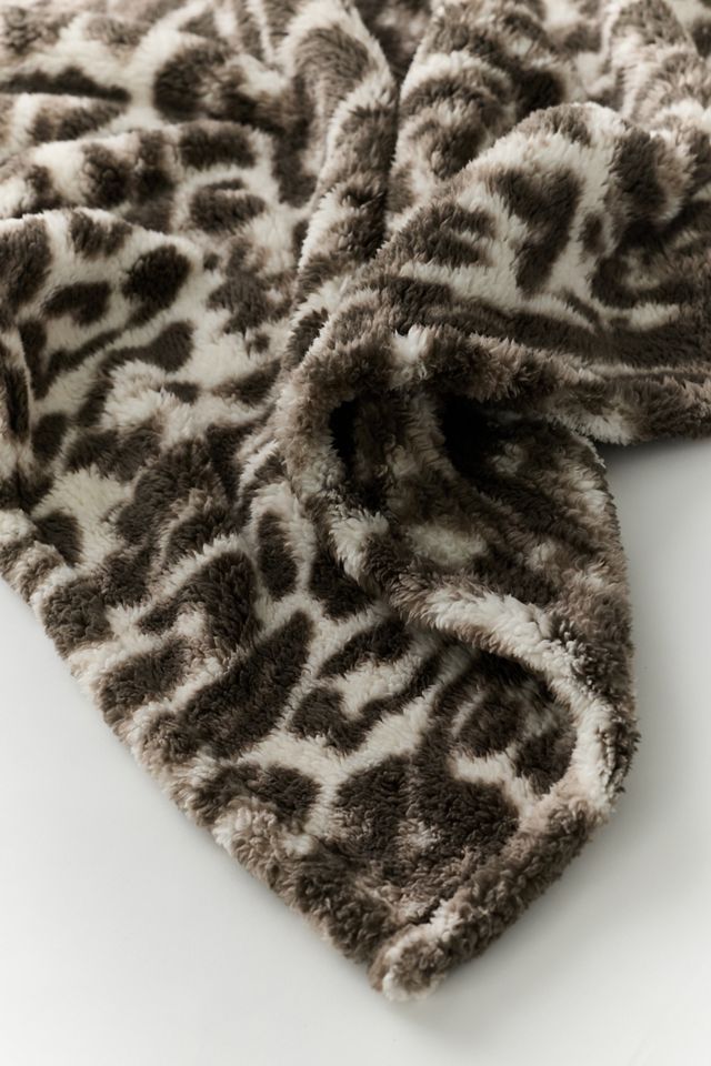 Mae Cozy Printed Fleece Throw Blanket #3
