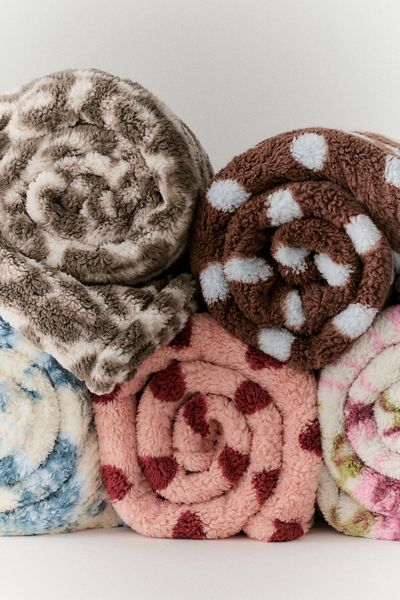 Mae Cozy Printed Fleece Throw Blanket