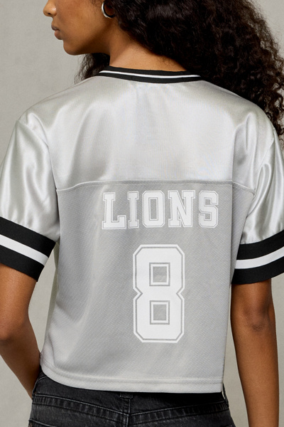 Lioness Lions Graphic V-Neck Jersey