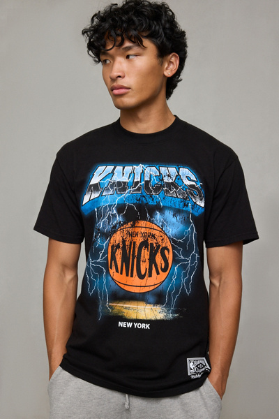 Mitchell & Ness NBA New York Knicks Lightning Graphic Tee in Black, Men’s at Urban Outfitters