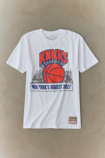 Mitchell & Ness NBA New York Knicks Biggest Thrill Graphic Tee in White, Men’s at Urban Outfitters