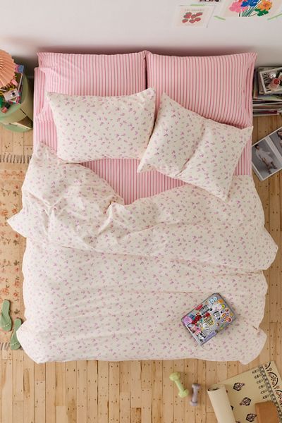 Sleepy Floral Patterned Duvet Cover Set