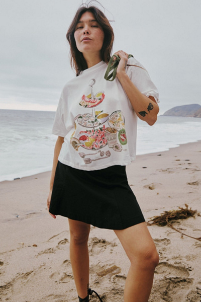 Lisa Says Gah Oyster Tower Charlie Tee