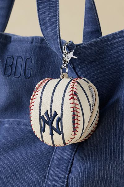 MLB New York Yankees Baseball Pouch Keychain