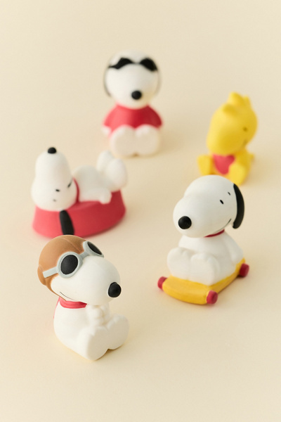 Peanuts A Day With Snoopy Blind Box Squishy Figure