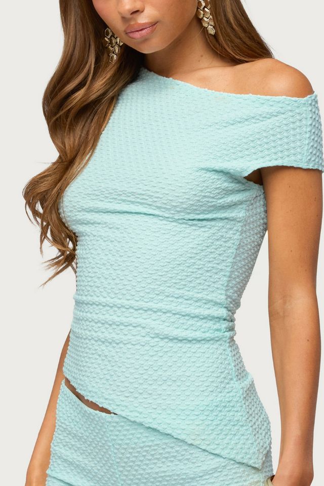 Edikted Atile Asymmetric Off Shoulder Textured Top #2