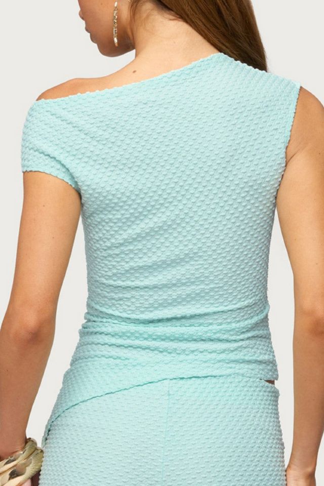 Edikted Atile Asymmetric Off Shoulder Textured Top #4