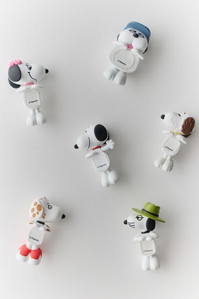 Peanuts Snoopy & Siblings Huggers Blind Box Figure