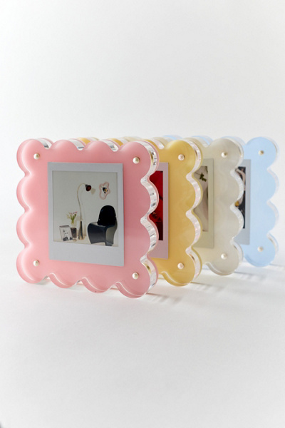 Tart By Taylor Scalloped Acrylic Mini Picture Frame in Pearl at Urban Outfitters