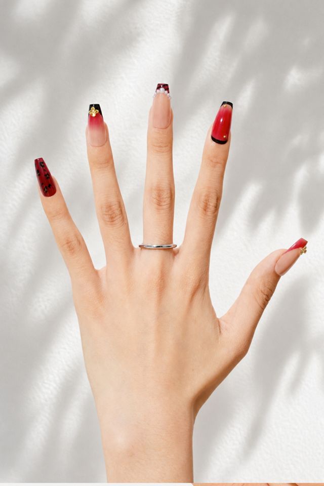 Ensemble de faux ongles autocollants WILD Never Have I Ever X KATSEYE #3