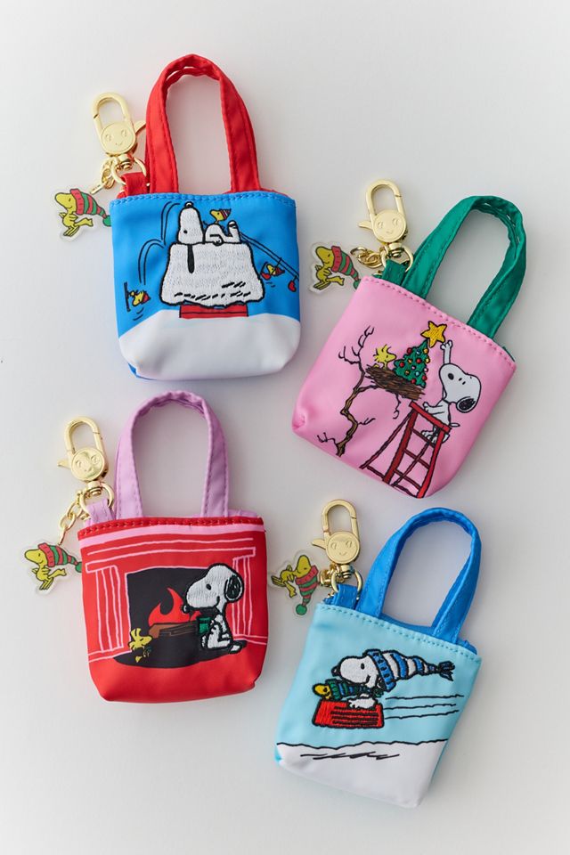 Whatever! Makes You Happy X Peanuts Snoopy Winter Scenes Mini Tote Bag Blind Box Keychain #1
