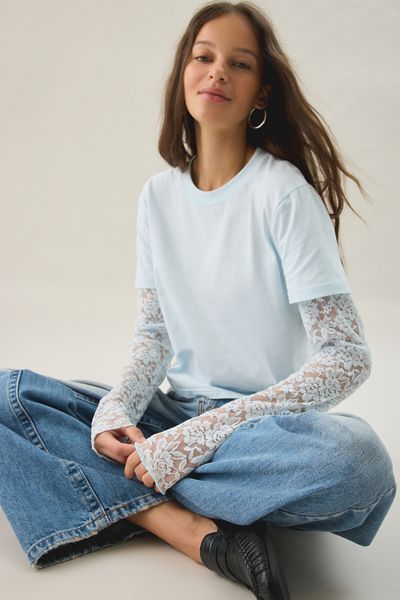 T-shirt Bowen à manches longues en dentelle double épaisseur Lioness