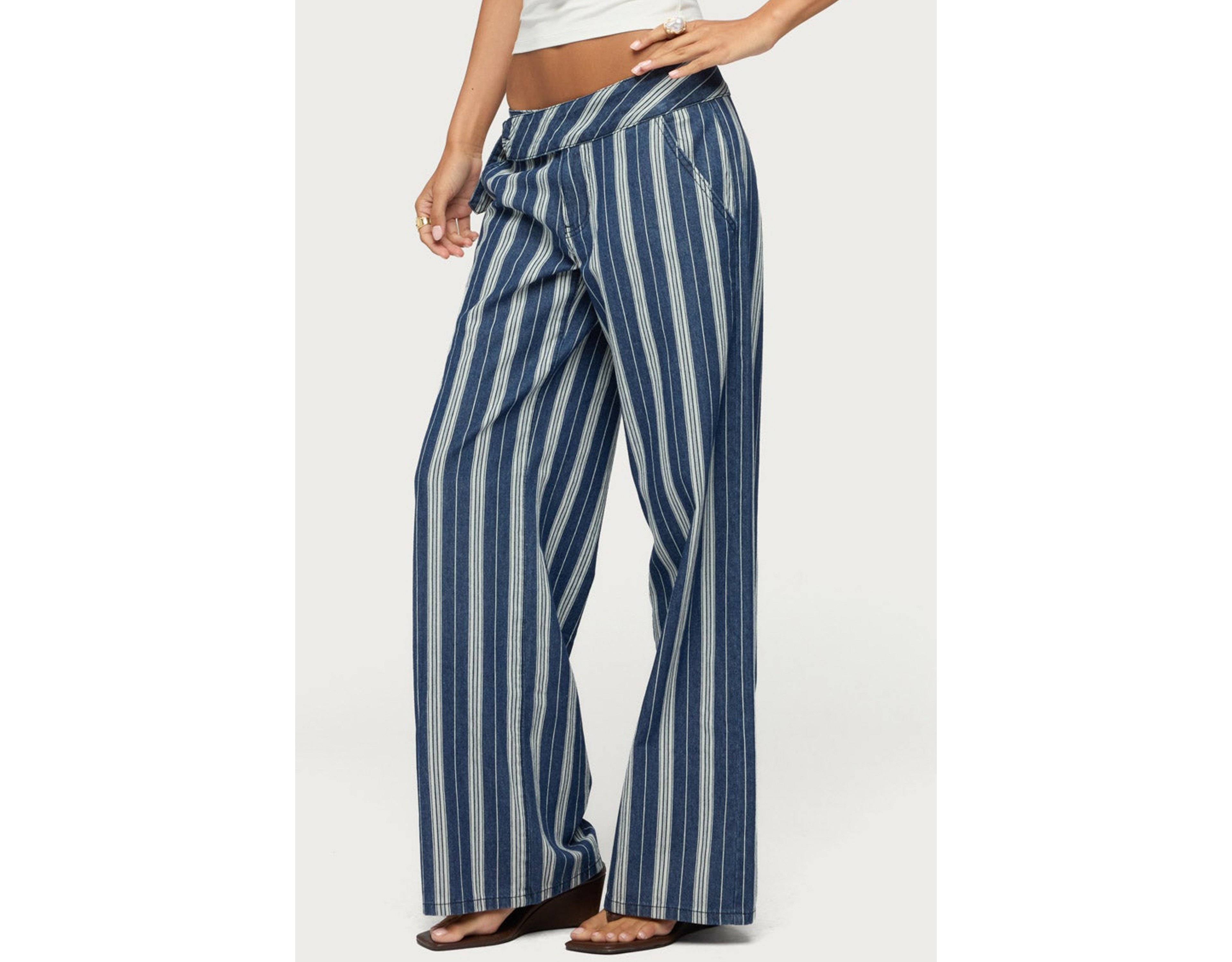 Edikted Belt Striped Low Rise Baggy Jeans