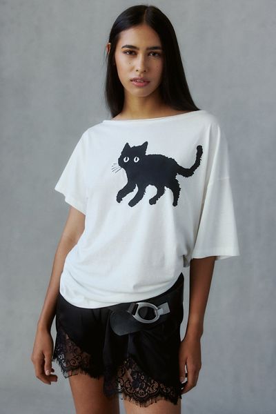 Spooky Cat Graphic Oversized Off-The-Shoulder Tee