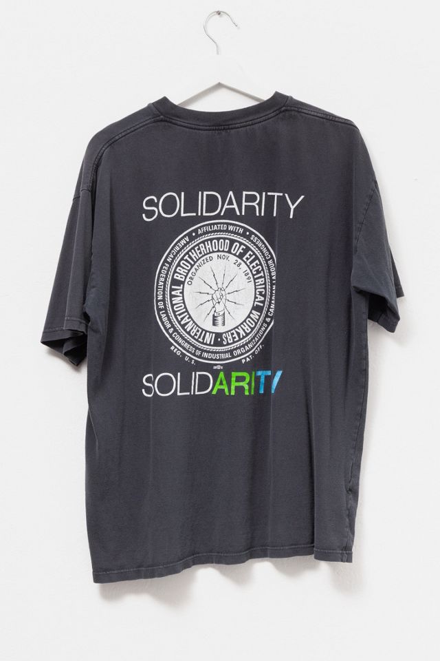 Vintage Y2K Distressed Black Graphic Broadcast T-Shirt #1