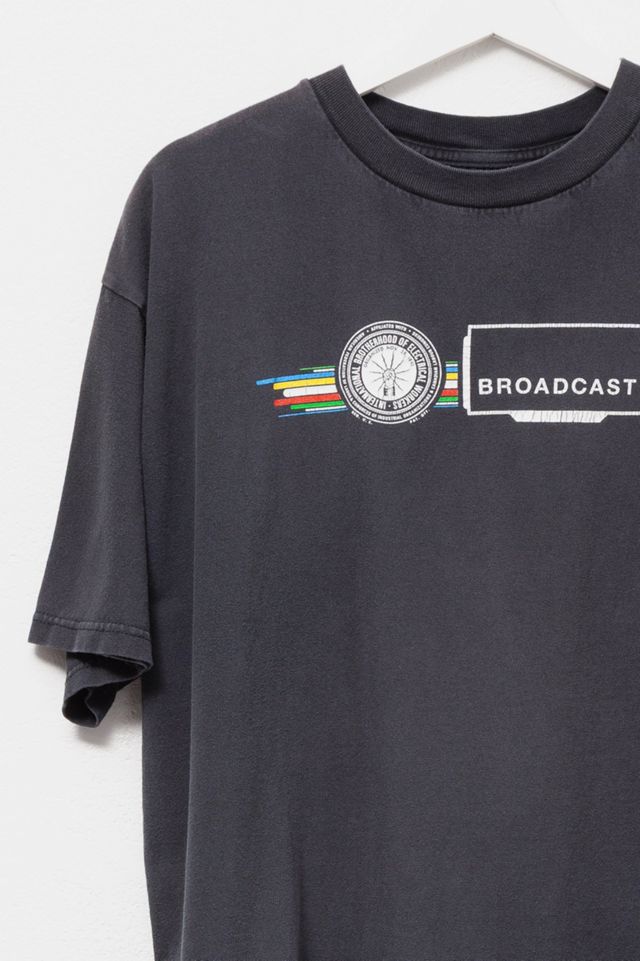 Vintage Y2K Distressed Black Graphic Broadcast T-Shirt #2