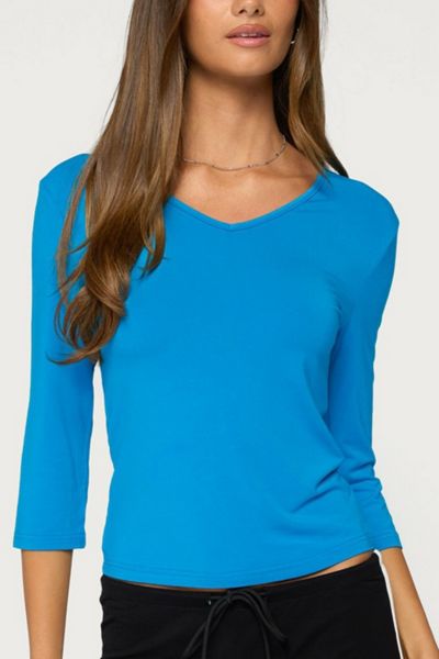 Edikted Toralei Three-Quarter Sleeve V Neck Top