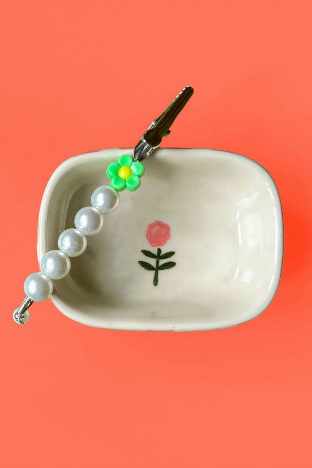 Burner Babe Flower Pearl J Clip #3
