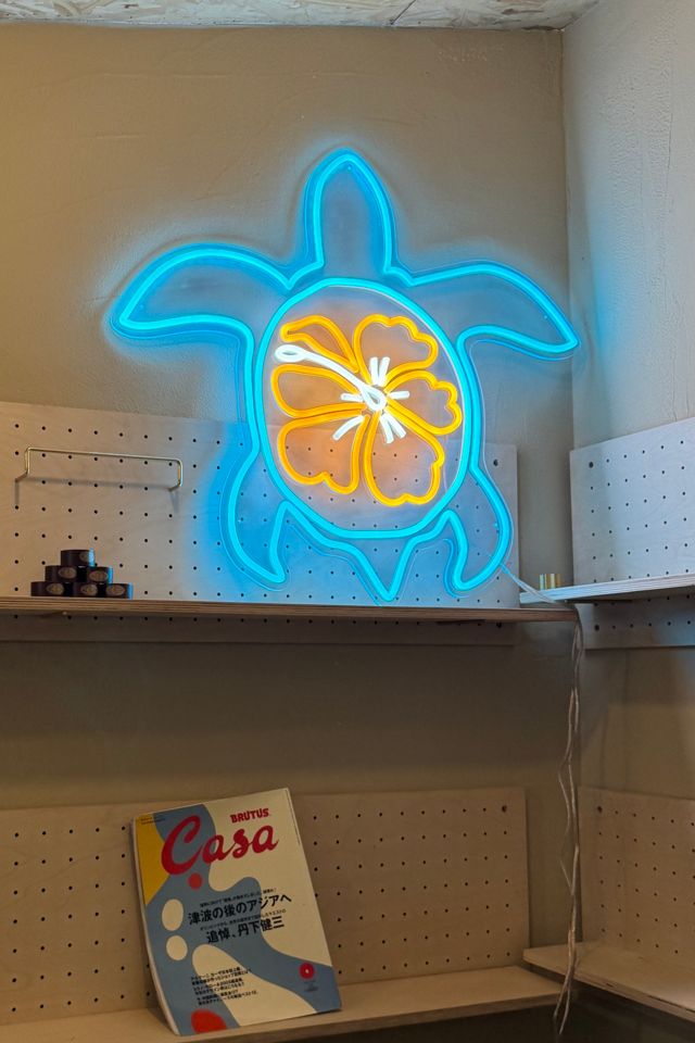 Echo Neon Sea Turtle with Hibiscus Neon Sign #2