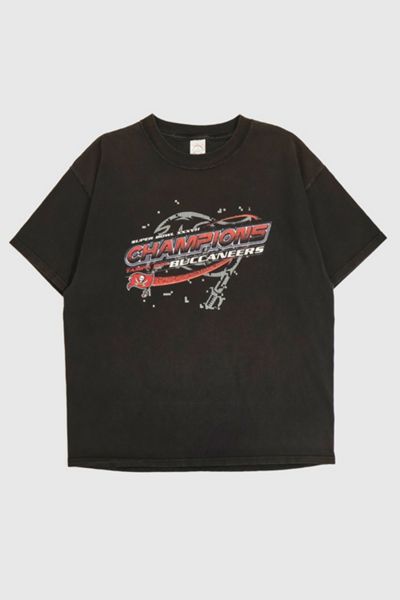 Vintage 2002 Tampa Bay Buccaneers Tee