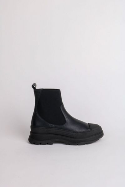 Intentionally Blank Court Lug Sole Platform Boot