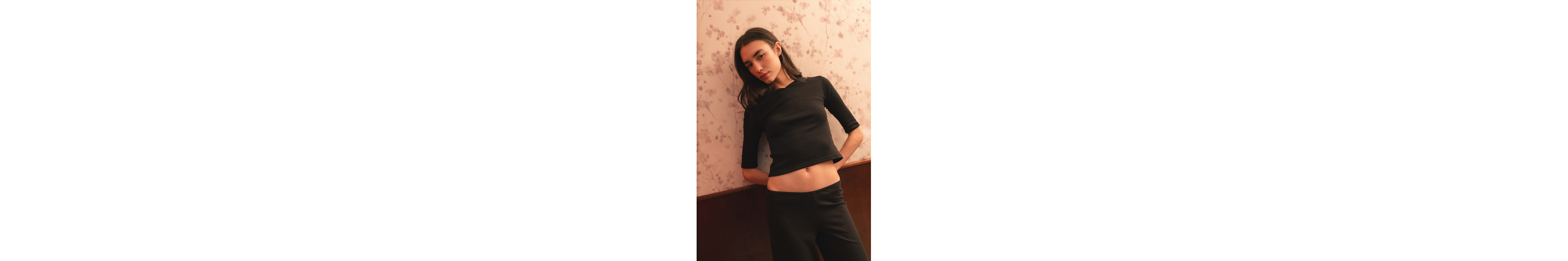 Mpaz Studio Vera 3/4 Sleeve V-Neck Top