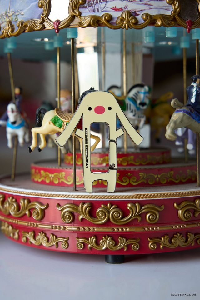 Strawberry Western Sentimental Circus Toto Carabiner #3