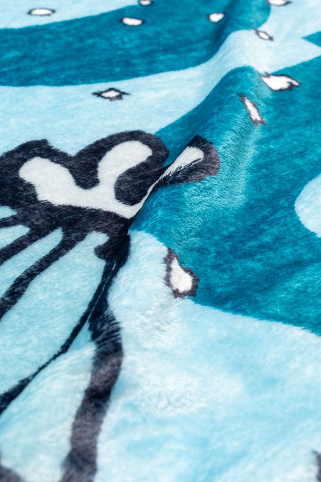 Snoopy "Chill Out" Fleece Throw Blanket #4