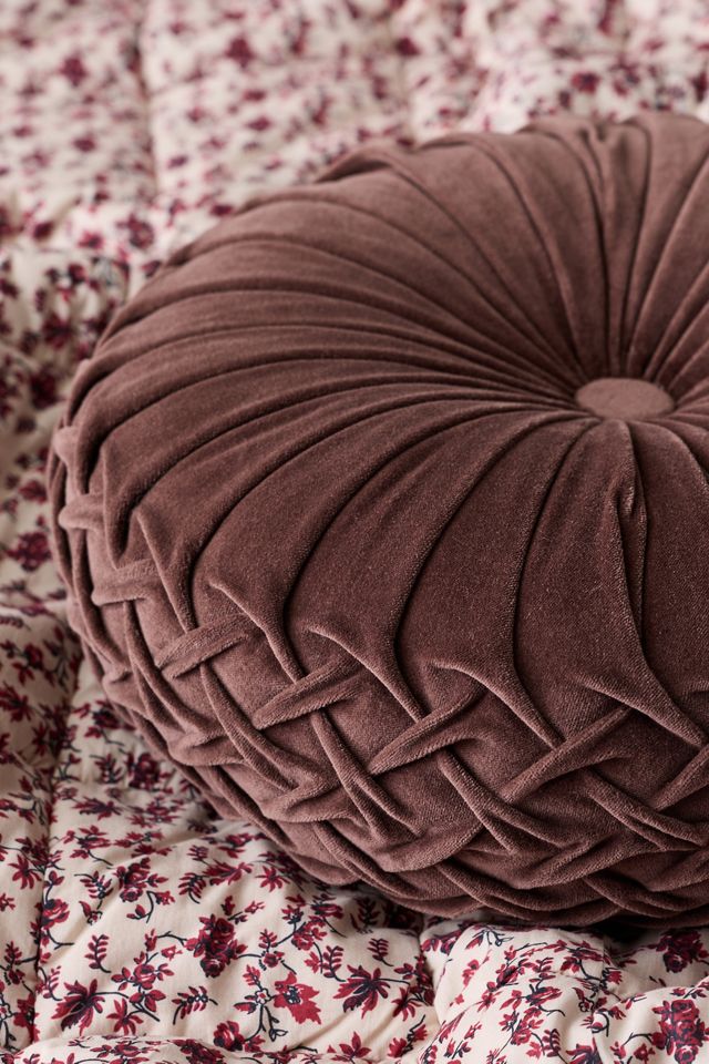 Round Pintuck Pillow #4