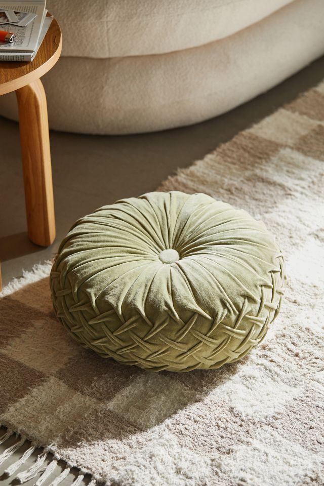 Round best sale pintuck pillow