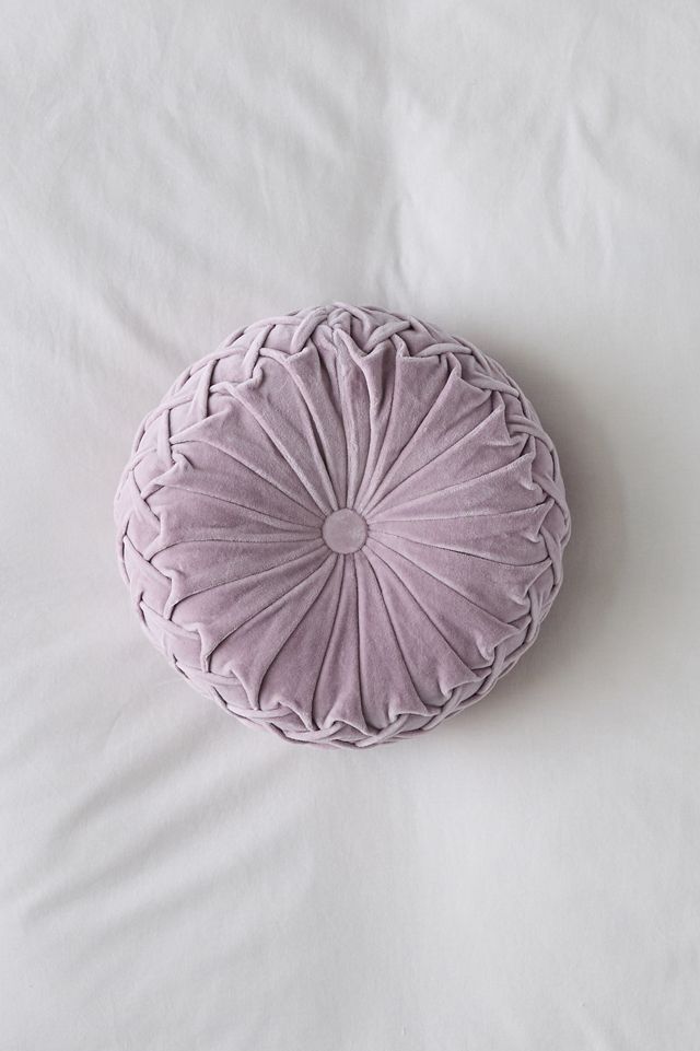 Round Pintuck Pillow #1