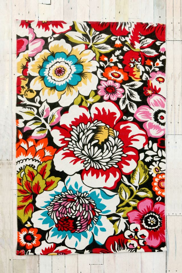 Big Garden Printed Rug | Urban Outfitters