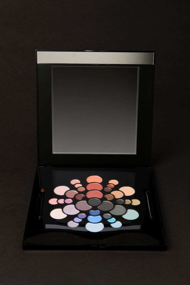 Stila colour wheel eyeshadow deals palette