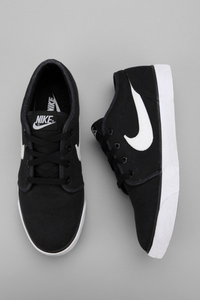 classic canvas nike