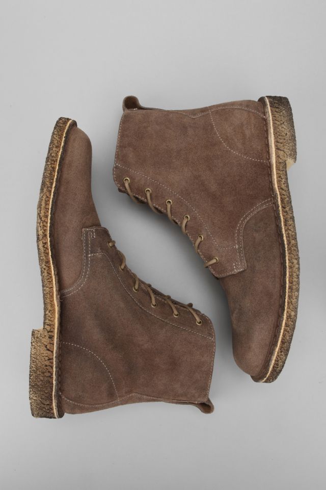 infancia acento adolescentes Clarks Desert Mali Distressed Suede Boot | Urban Outfitters