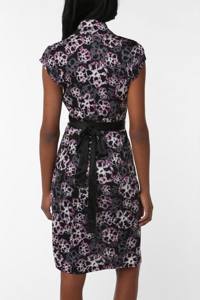 Vintage '90s Diane von Furstenberg Wrap Dress | Urban Outfitters